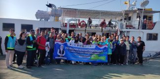 Tim Yankes Bergerak Layani Ratusan Pasien di Pulau Raas Sumenep, Gubernur Khofifah: Wujud Program Jatim Sehat Untuk Semua Tim Yankes Bergerak Layani Ratusan Pasien di Pulau Raas Sumenep, Gubernur Khofifah: Wujud Program Jatim Sehat Untuk Semua