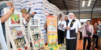 Gubernur Khofifah Pastikan Stok Beras Jatim Aman dan Cukup, Maksimalkan Distribusi dan Gelar Pasar Murah Gubernur Khofifah Pastikan Stok Beras Jatim Aman dan Cukup, Maksimalkan Distribusi dan Gelar Pasar Murah