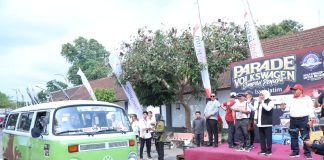 Lepas Parade VW Sumpah Pemuda Se-Jawa Bali di Blitar, Gubernur Khofifah Harap Jadi Ajang Pererat Persaudaraan dan Kekeluargaan Lepas Parade VW Sumpah Pemuda Se-Jawa Bali di Blitar, Gubernur Khofifah: Ajang Pererat Persaudaraan dan Kekeluargaan