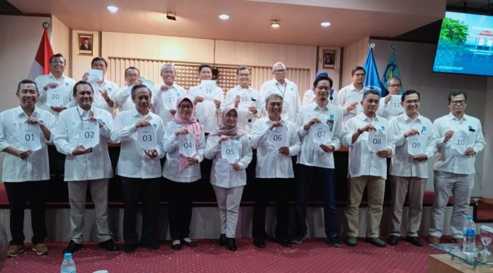 ITS Gelar Prosesi Pengundian Nomor Urut Bakal Calon Rektor (Bacarek) Periode 2024-2029 ITS Gelar Prosesi Pengundian Nomor Urut Bakal Calon Rektor (Bacarek) Periode 2024-2029