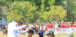 Pembaretan SMA Taruna Jawa Timur, Gubernur Khofifah Harapkan Pemilik Karakter Unggul Sebagai Generasi VIP Guna Wujudkan Indonesia Emas 2045 Pembaretan SMA Taruna Jawa Timur, Gubernur Khofifah: Pemilik Karakter Unggul Sebagai Generasi VIP Guna Wujudkan Indonesia Emas 2045