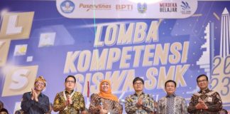 LKS Nasional XXXI Resmi Dibuka, Khofifah Sebut LKS Nasional Ajang Lahirkan Siswa Unggul dan Kompeten di Bidang Vokasi LKS Nasional XXXI Resmi Dibuka, Khofifah Sebut LKS Nasional Ajang Lahirkan Siswa Unggul dan Kompeten di Bidang Vokasi