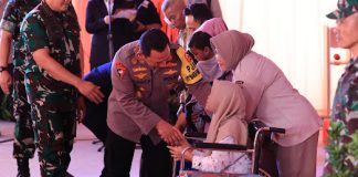 Masyarakat dan Ketua PWI Jatim Apresiasi Kegiatan Bakti Kesehatan dan Sosial di Malang Sekaligus Reuni Akabri 91 Masyarakat dan Ketua PWI Jatim Apresiasi Kegiatan Bakti Kesehatan dan Sosial Reuni Akabri 91 di Malang