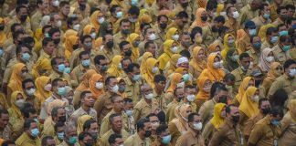 Mendekati Pemilu 2024, Wali Kota Eri Ajak Warga Tetap Jaga Persaudaraan dan Jangan Saling Menjatuhkan Mendekati Pemilu 2024, Wali Kota Eri Ajak Warga Tetap Jaga Persaudaraan dan Jangan Saling Menjatuhkan