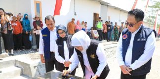 Resmikan 50 Rumah Relokasi Korban Tanah Gerak Blitar, Gubernur Khofifah Pastikan Lokasinya Aman dan Nyaman dengan Sarpras yang Memadai Resmikan 50 Rumah Relokasi Korban Tanah Gerak Blitar, Gubernur Khofifah Pastikan Lokasinya Aman dan Nyaman dengan Sarpras yang Memadai