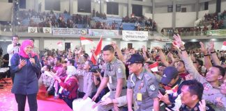 Sapa Pilar Sosial se-Wilayah Bakorwil Bojonegoro, Menurut Gubernur Khofifah Mereka dalah Pahlawan Era Digital dalam Melawan Kemiskinan dan Keterbelakangan Sapa Pilar Sosial se-Wilayah Bakorwil Bojonegoro, Menurut Khofifah Mereka dalah Pahlawan Era Digital dalam Melawan Kemiskinan dan Keterbelakangan