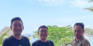Hadir di Labuan Bajo, Gojek Siap Dukung Kemajuan Pariwisata Keterangan foto (Ki-ka): Head of Corporate Affairs Gojek East Java, Bali, Nusra - Yondi Hartanto, Head of Public Policy and Government Relations Gojek East Java, Bali, Nusra - Charly Raya, dan Kepala Dinas Perhubungan Kabupaten Manggarai Barat - Adrianus Gunawan.