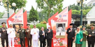 Pimpin Upacara Hari Pahlawan, Gubernur Khofifah Beberkan Model Pahlawan Ekonomi Nasional Era Teknologi 5.0 dalam Tiga Rumusan Langkah Pimpin Upacara Hari Pahlawan, Gubernur Khofifah Beberkan Model Pahlawan Ekonomi Nasional Era Teknologi 5.0 dalam Tiga Rumusan Langkah