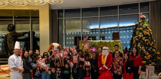 Hotel Ciputra World Surabaya Rayakan Natal Bersama Anak Panti Asuhan, Menghias Ginger Bread House & Christmas Tree Lighting Ceremony Hotel Ciputra World Surabaya Rayakan Natal Bersama Anak Panti Asuhan, Menghias Ginger Bread House & Christmas Tree Lighting Ceremony