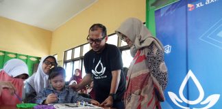 Dukung Komunitas Penyandang Disabilitas Garut, Karyawan dan Manajemen XL Axiata Mengajar di SLB Dukung Komunitas Penyandang Disabilitas Garut, Karyawan dan Manajemen XL Axiata Mengajar di SLB