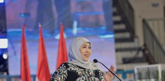 Tetapkan UMK Jatim 2024, Gubernur Khofifah Tegaskan Berlandaskan Keadilan Untuk Dorong Pertumbuhan Ekonomi dan Kesejahteraan Masyarakat Tetapkan UMK Jatim 2024, Gubernur Khofifah Tegaskan Berlandaskan Keadilan Untuk Dorong Pertumbuhan Ekonomi dan Kesejahteraan Masyarakat