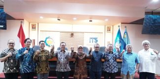 Lima Bacarek ITS Terpilih, Siap Lanjutkan Proses Pilrek Kelima Bacarek ITS bersama Ketua MWA ITS Prof Dr Ir Mohammad Nuh DEA, Rektor ITS Prof Dr Ir Mochamad Ashari MEng, Ketua Senat Akademik (SA) ITS Prof Dr Syafsir Akhlus MSc, dan Ketua Panitia Pilcarek ITS Prof Dr Ir Triyogi Yuwono DEATerpilih, Siap Lanjutkan Proses Pilrek