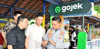 Gojek Uji Coba GoCar Instant di Terminal Bus Purabaya, Solusi Kemudahan Akses Untuk Pengguna Jasa Layanan Transportasi Gojek Uji Coba GoCar Instant di Terminal Bus Purabaya, Solusi Kemudahan Akses Untuk Pengguna Jasa Layanan Transportasi