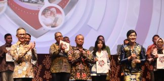 OJK Luncurkan Peta Jalan Pengawasan Perilaku Pelaku Usaha Jasa Keuangan untuk Edukasi dan Pelindungan Konsumen 2023-2027 OJK Luncurkan Peta Jalan Pengawasan Perilaku Pelaku Usaha Jasa Keuangan untuk Edukasi dan Pelindungan Konsumen 2023-2027