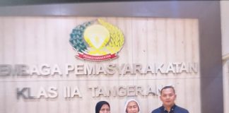 DPO PT ISP Tangerang Akhirnya Tertangkap Setelah Buron Beberapa Tahun Helmy Ariani Makalalag (tengah) pelaku yang sudah tertangkap dan dilimpahkan ke Lembaga Pemasyarakatan Klas IIA Tangerang setelah ditetapkan tersangka (foto : ist)