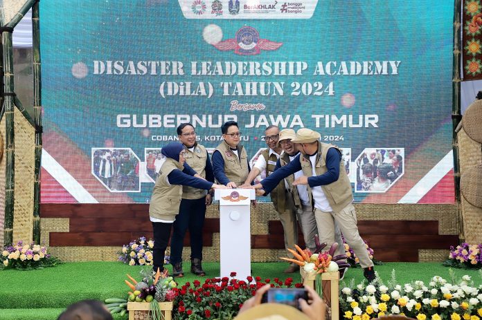 Buka Pelatihan Disaster Leadership Academy (DiLA) 2024, Sekdaprov Adhy Himbau Pimpinan Harus Jadi Role Model Dalam Penanganan Bencana (foto : ist)