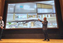 Petra Business School di Surabaya Barat, Gerbang ke Pendidikan Internasional Ki-ka: Josua Tarigan (dekan SBM PCU) dan Prof. Djwantoro (rektor PCU) saat mengumumkan tentang Petra Business School di Fairwaynine Mall (foto : ist)