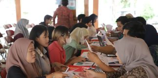 Pendaftaran Beasiswa Pemuda Tangguh Khusus Mahasiswa Kembali Dibuka, Pemkot Surabaya Targetkan Intevensi 3.500 Anak Pendaftaran Beasiswa Pemuda Tangguh Khusus Mahasiswa Kembali Dibuka, Pemkot Surabaya Targetkan Intevensi 3.500 Anak (foto : ist)