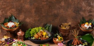 Berbuka puasa dengan hidangan dari 9 Kerajaan Nusantara di Vasa Hotel Surabaya Berbuka Puasa dengan Hidangan dari 9 Kerajaan Nusantara di Vasa Hotel Surabaya (foto : ist)