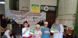 Komunitas Wartawan Ekonomi Bisnis Gandeng Korporasi, Donasi ke Tiga Panti Asuhan di Kota Surabaya Komunitas Wartawan Ekonomi Bisnis Gandeng Korporasi Donasi ke Tiga Panti Asuhan di Kota Surabaya