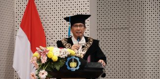 Perkuat Bidang Penelitian, ITS Kembali Kukuhkan 8 Profesor Baru Rektor ITS Prof Dr Ir Mochamad Ashari MEng saat menyampaikan sambutannya dalam acara Pengukuhan Profesor dalam Sidang Terbuka Dewan Profesor ITS (foto : ist)