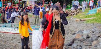 Rayakan Hari Kartini, Mercure Surabaya Grand Mirama Dan Tunas Hijau Bahu Membahu Bersihkan Pantai Rayakan Hari Kartini, Mercure Surabaya Grand Mirama Dan Tunas Hijau Bahu Membahu Bersihkan Pantai