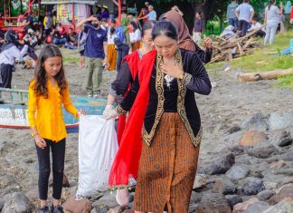 Rayakan Hari Kartini, Mercure Surabaya Grand Mirama Dan Tunas Hijau Bahu Membahu Bersihkan Pantai Rayakan Hari Kartini, Mercure Surabaya Grand Mirama Dan Tunas Hijau Bahu Membahu Bersihkan Pantai