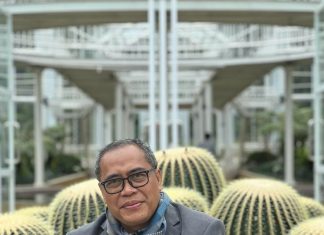 Putusan MK Soal Pilpres 2024, Menyelamatkan Bumi? TM Luthfi Yazid adalah Advokat, Dosen Associate Leadership for Environment and Development (LEAD) Program, New York (1994-1996), dan Alumnus School of Law University of Warwick, Inggris (British Chevening)