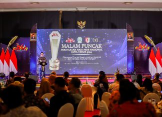 Berhasil Wujudkan Pemilu di Jatim Aman dan Kondusif, Pj. Gubernur Adhy Terima Prapanca Award 2024 Berhasil Wujudkan Pemilu di Jatim Aman dan Kondusif, Pj. Gubernur Adhy Terima Prapanca Award 2024