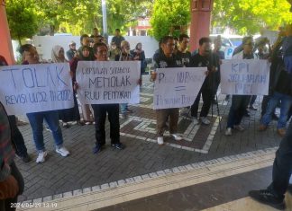 Gabungan Insan Pers dan Inpersma Gelar Aksi Tolak RUU Penyiaran Gabungan Insan Pers dan Inpersma Gelar Aksi Tolak RUU Penyiaran (foto : ist)