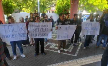 Gabungan Insan Pers dan Inpersma Gelar Aksi Tolak RUU Penyiaran Gabungan Insan Pers dan Inpersma Gelar Aksi Tolak RUU Penyiaran (foto : ist)