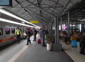 Pelanggan KAI Daop 8 Surabaya Meningkat 32 Persen pada Libur Panjang Waisak Pelanggan KAI Daop 8 Surabaya Meningkat 32 Persen pada Libur Panjang Waisak (foto : ist)