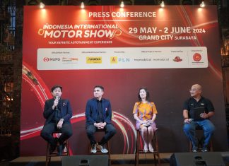 26 Merek Kendaraan Siap Tampil di IIMS Surabaya pada 29 – 2 Mei Juni 2024 Tofani Lazuardi (GM PT Dyandra Promosindo) - Rudi MF (Project Manager IIMS 2024) - Irene Sri Redjeki (Regional Corporate Officer PT Bank Danamon Indonesia Tbk) - Agus Hartanto (Head of Regional SSD Jawa Timur PT