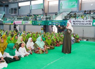 Jelang Keberangkatan Haji, Khofifah Ajak CJH Jatim Doakan Perdamaian Dunia saat Wukuf di Arofah Jelang Keberangkatan Haji, Khofifah Ajak CJH Jatim Doakan Perdamaian Dunia saat Wukuf di Arofah (foto : ist)