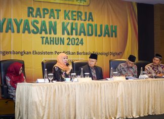 Khofifah Dorong Yayasan Pendidikan Khadijah Kembangkan Ekosistem Berbasis Teknologi Digital dengan Penguatan Nilai Aswaja Khofifah Dorong Yayasan Pendidikan Khadijah Kembangkan Ekosistem Berbasis Teknologi Digital dengan Penguatan Nilai Aswaja (foto ; ist)