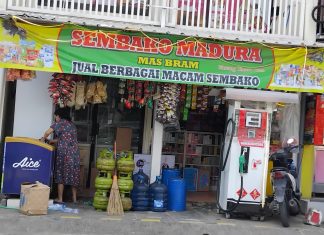 Maraknya Toko Tradisional Yang Beroperasi 24 Jam, Kanwil IV KPPU Akan Panggil Stakeholder Ritel Maraknya Toko Tradisional Yang Beroperasi 24 Jam, Kanwil IV KPPU Akan Panggil Stakeholder Ritel