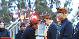 Pj. Gubernur Adhy Dikukuhkan Sebagai Warga Kehormatan Masyarakat Suku Tengger Pj. Gubernur Adhy Dikukuhkan Sebagai Warga Kehormatan Masyarakat Suku Tengger (foto : ist)