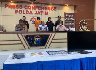 Kasus 280 Website Porno dengan 141 Juta View, Pelaku Berhasil Dibekuk Polda Jatim Konferensi Pers Polda Jatim terkait kasus pengungkapan dan penangkapan tindak pidana ITE terkait kesusilaan dan/atau pornografi (foto : ist)