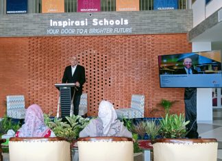 Mengusung Konsep Belajar Merdeka, Inspirasi Schools Sidoarjo Siap Wujudkan Generasi Emas 2045 Jaspal Sidhu selaku Pendiri SIS Group of Schools dan Inspirasi Schools ketika membuka acara kegiatan “Tour Inspirasi School” (dokpri)