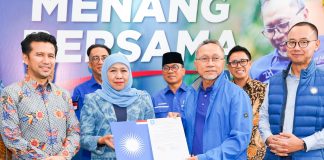 PAN Resmi Serahkan SK Rekom Pilgub Jatim 2024 untuk Khofifah-Emil, Khofifah: Alhamdulillah Dukungan Parpol Semakin Solid PAN Resmi Serahkan SK Rekom Pilgub Jatim 2024 untuk Khofifah-Emil, Khofifah: Alhamdulillah Dukungan Parpol Semakin Solid (foto : ist)