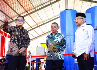 Dampingi Wapres Ma’ruf Amin Tinjau Pabrik Pengolahan Limbah B3 di PIER Pasuruan Dampingi Wapres Ma’ruf Amin Tinjau Pabrik Pengolahan Limbah B3 di PIER Pasuruan (foto : ist)