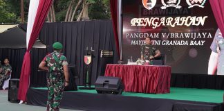 Pangdam V/Brawijaya Mayjen TNI Rafael Granada Baay meninjau kesiapan pasukan Yonif 512/QY Pangdam V/Brawijaya Mayjen TNI Rafael Granada Baay meninjau kesiapan pasukan Yonif 512/QY. (foto : ist)