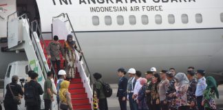 Komandan Lanudal Juanda Sambut Kedatangan RI-2 Komandan Lanudal Juanda Sambut Kedatangan RI-2 (foto : ist)