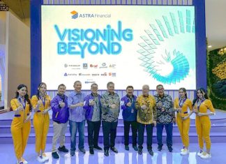 Astra Financial Raih Respon Positif di GIIAS 2024, Capaian Transaksi Rp917,491 Miliar Selama 5 Hari Pertama Kunjungan Menteri Koordinator Bidang Perekonomian RI, Dr. (HC) Ir. Airlangga Hartarto, MBA, MMT di main booth Astra Financial, Hall 7 ICE BSD Tangerang, Rabu (24/07). (foto : ist)