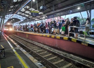 KAI Commuter Layani 179 Juta Lebih Pengguna Commuter Line pada Semester I Tahun 2024 KAI Commuter Layani 179 Juta Lebih Pengguna Commuter Line pada Semester I Tahun 2024 (foto : ist)