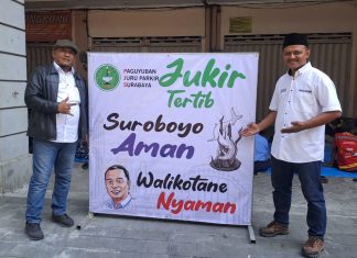 Jukir Surabaya Deklarasi Dukung Eri Cahyadi di Pilwali 2024 Jukir Surabaya Deklarasi Dukung Eri Cahyadi di Pilwali 2024 (foto : ist)