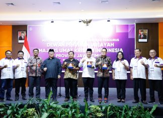 Hadiri Pelantikan DPW MUKI Jatim, Pj. Gubernur Adhy Ajak Bersinergi Bangun Moderasi Beragama Hadiri Pelantikan DPW MUKI Jatim, Pj. Gubernur Adhy Ajak Bersinergi Bangun Moderasi Beragama (foto : ist)