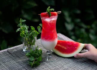 Rekomendasi Kuliner Spesial Bulan Agustus di Surabaya,Yang Ini Wajib Dicoba! Jus Merah Putih: Segar, Unik, dan Penuh Makna (foto : ist)