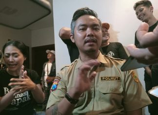 Film Horor Komedi “Rumah Dinas Bapak” Sajikan Kisah Nyata Dodit Mulyanto Waktu Kecil Dodit Mulyanto pemeran utama Rumah Dinas Bapak ketika prescon di Cinem XXI Royal Plaza (dokpri)