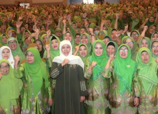 Khofifah Hadir Pada Peringatan Harlah Muslimat ke-78 di Kota Batu, Ajak Warga NU Implementasikan Qanun Asasi NU Khofifah Hadir Pada Peringatan Harlah Muslimat ke-78 di Kota Batu, Ajak Warga NU Implementasikan Qanun Asasi NU (foto : ist)